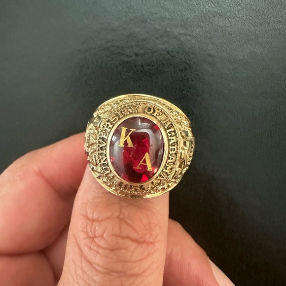 University of Alabama Graduation Ring, 10k Gold, 16 Grams - Picture 1 of 5